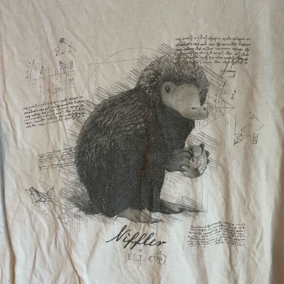 Fantastic Beasts Fantasy Harry Potter Niffler White Grey Graphic T-shirt sz XS - Picture 3 of 5